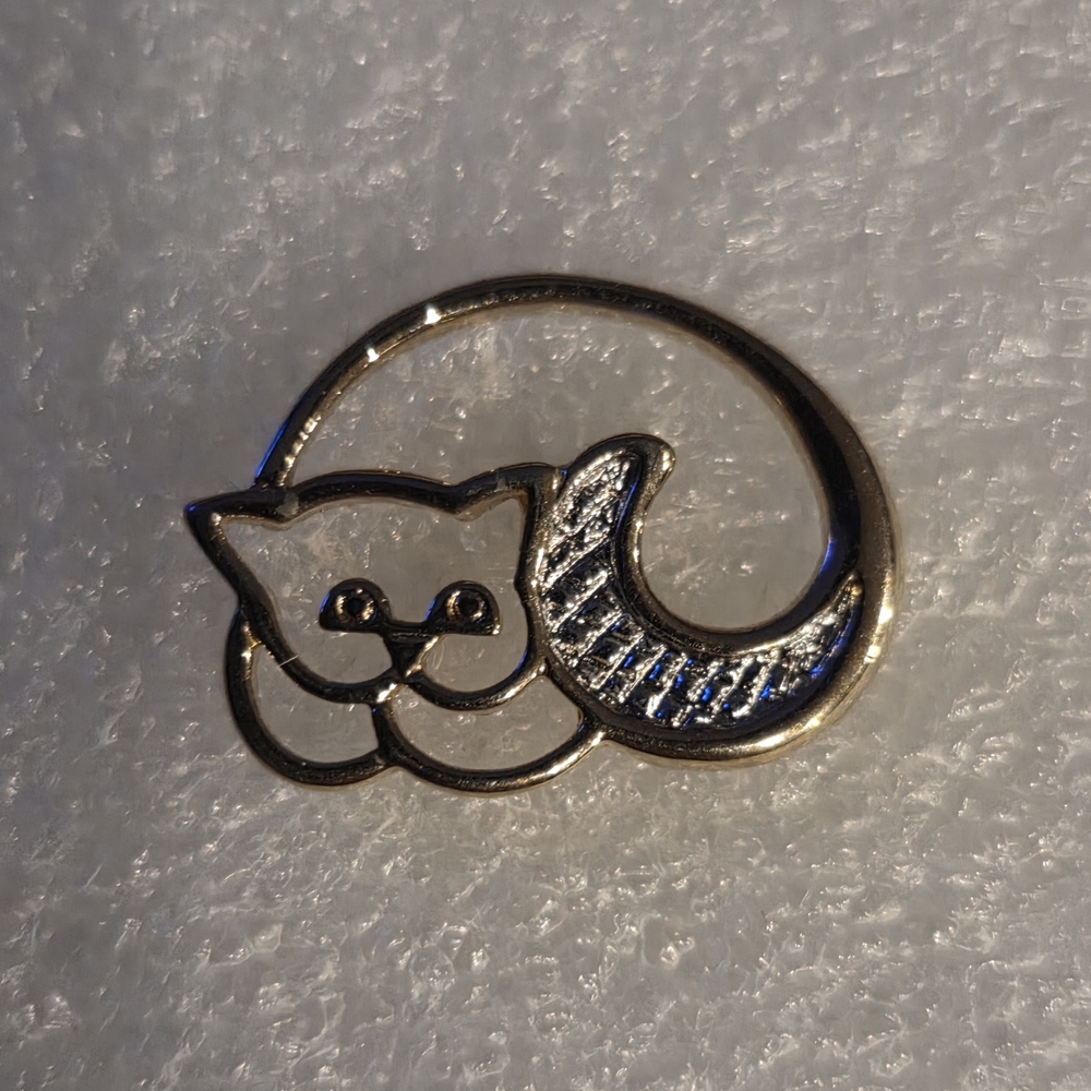 Avon Gold-Tone Cat Silhouette Brooch with Textured Tail